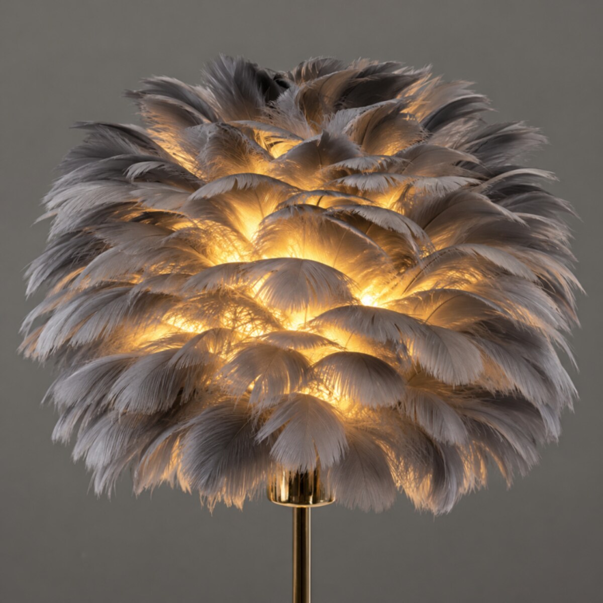Elegancka lampa nocna stołowa z kloszem z szarych piór ściemniacz 3 kolory świecenia na komode USB OZD13