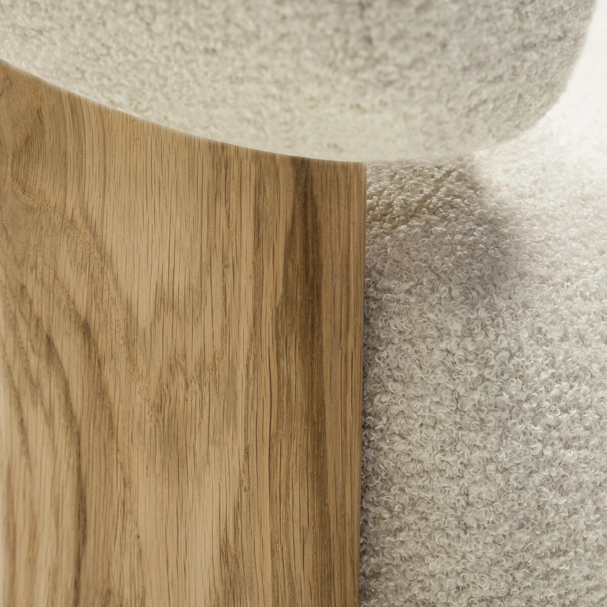 Fotel wypoczynkowy jasnobeżowy bouclé/dąb Ilady