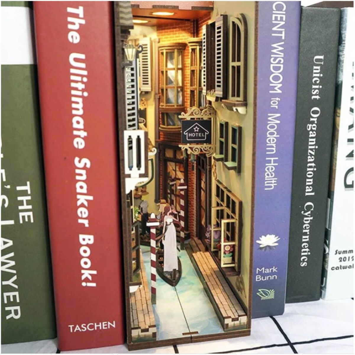 Miniaturowy domek Book Nook - Podróż do Wenecji - Tonecheer