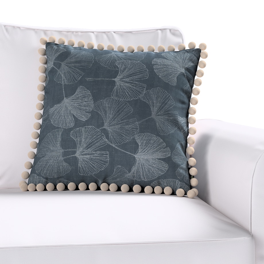 Poszewka Wera na poduszkę 45x45 szaro-srebrne liście miłorzębu na grafitowym tle