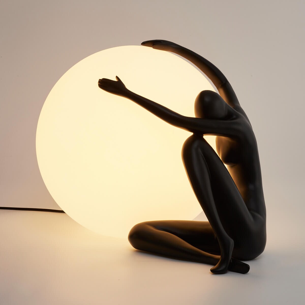 Stolikowa lampa WOMEN ST-6020-A black Step kula ball szklana biała czarna