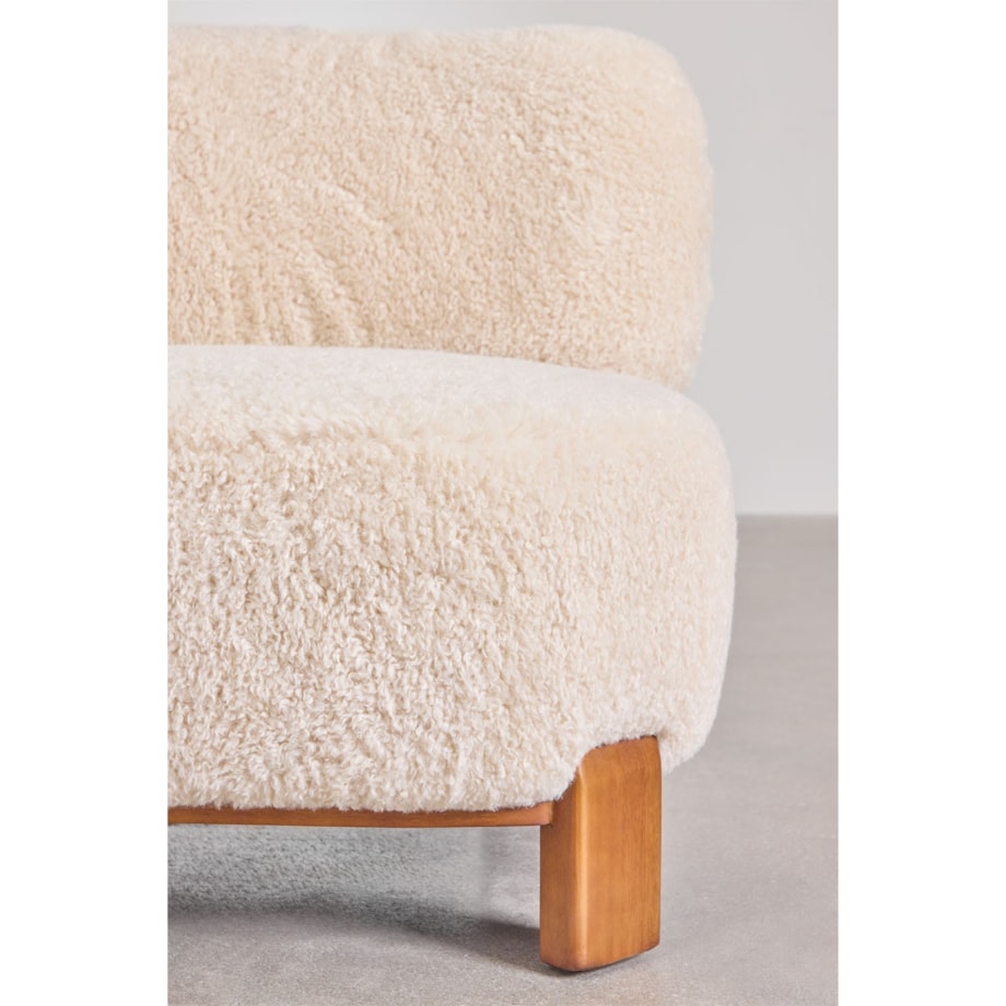 Fotel z drewna kauczukowego i futerka Eldred