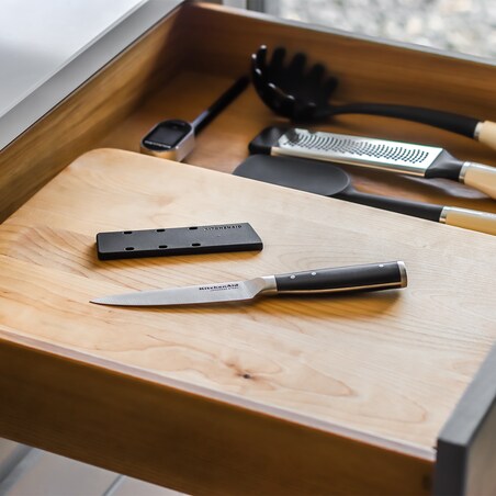 KitchenAid noż kuchenny 11 cm z osłonką