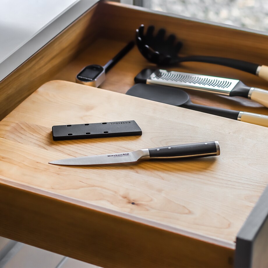 KitchenAid noż kuchenny 11 cm z osłonką