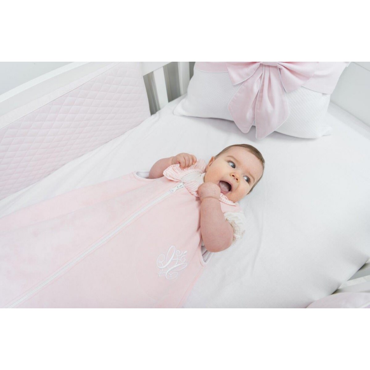 Śpiworek pudrowy z kryzą