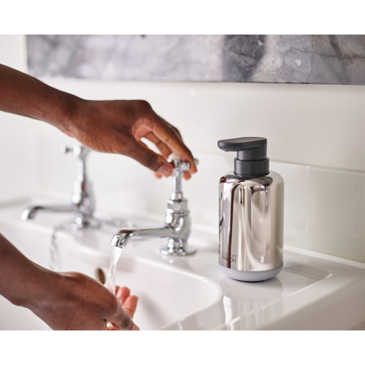 Dozownik do mydła stalowy EasyStore Luxe, 300 ml, Joseph Joseph