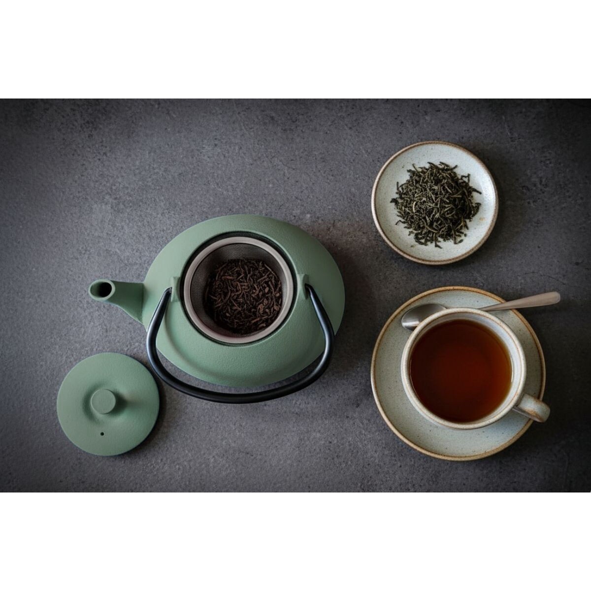 Czajnik żeliwny z zaparzaczem NOMI, 800 ml