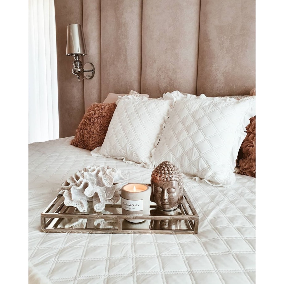 Biała Narzuta Pled Pikowana z Falbanką 200 x 220 Elegancka Kapa na Łóżko Sofę