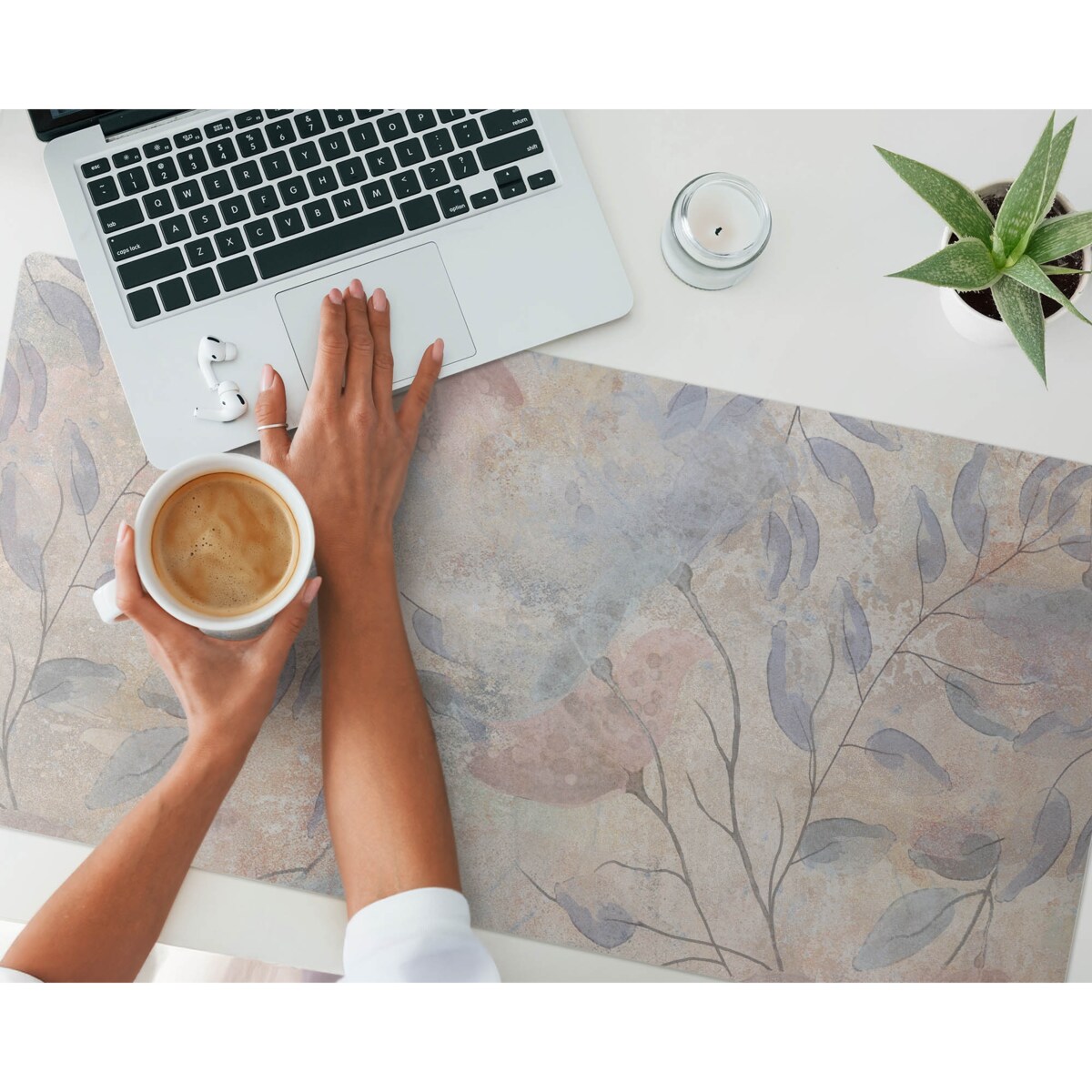 Beżowa mata na biurko Delikatne liście tła, 100x50 cm