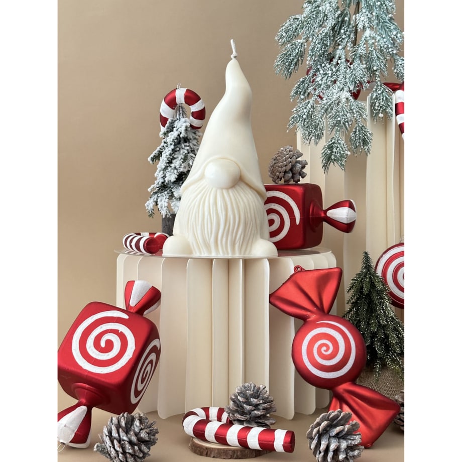 Świąteczny skrzat XXL z wosku sojowego – bezzapachowa świeca dekoracyjna