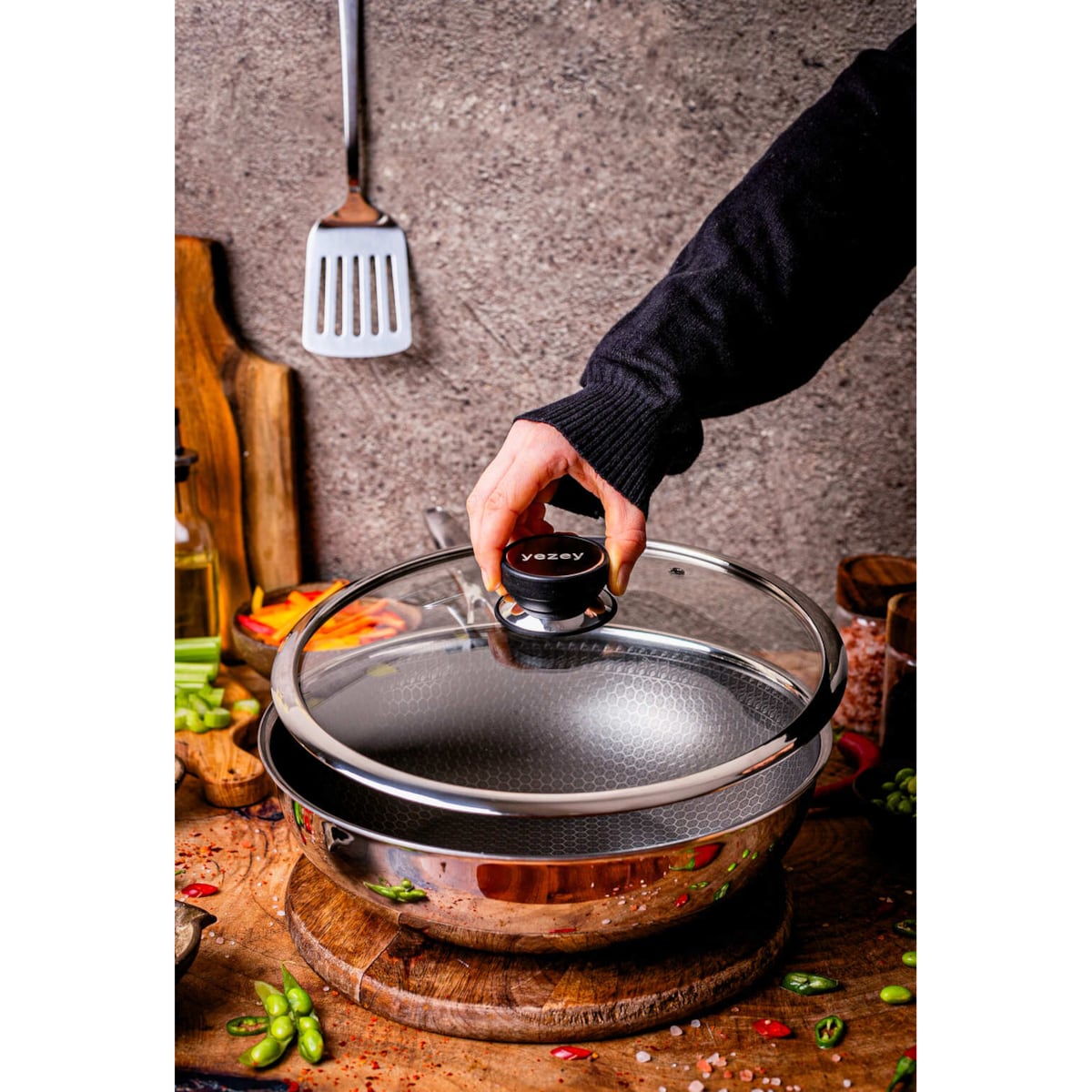 Profesjonalna patelnia Mitsu Wok 30 cm z pokrywką Plaster miodu Na indukcje Na gaz Nierdzewna