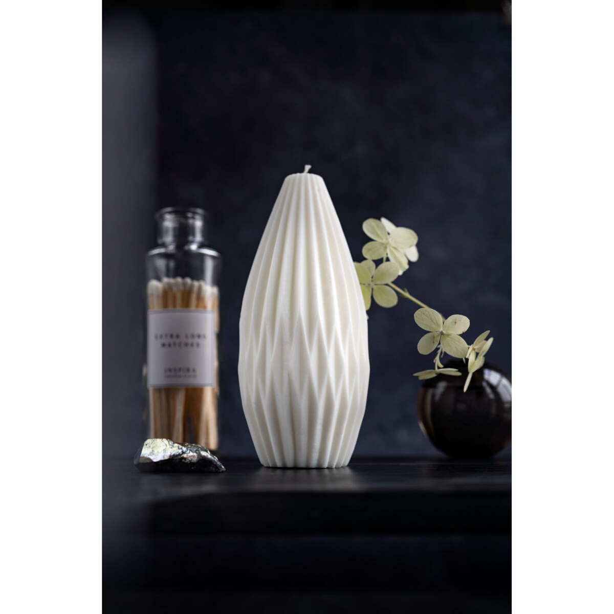 Świeca sojowa geometryczna Grusha L, 330 g, INSPIRA