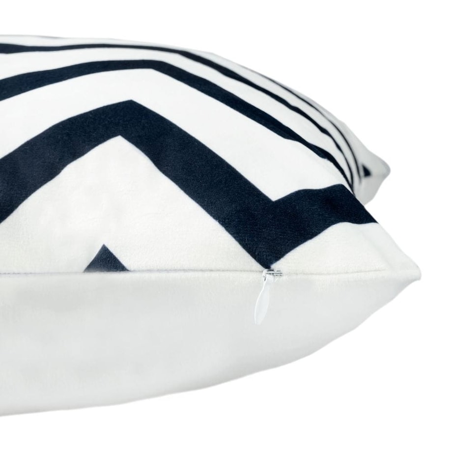 Poszewka dekoracyjna 43x43 biała w granatowe zygzaki