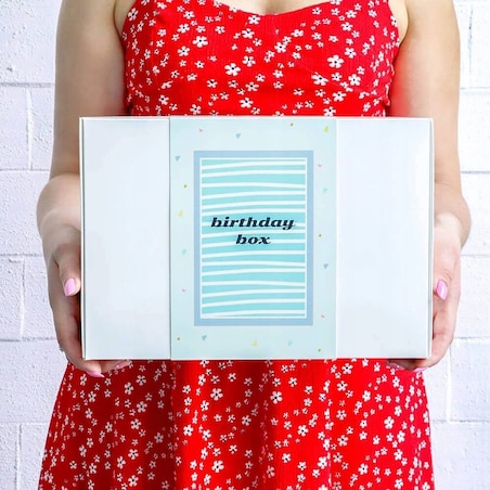 BOX prezentowy upominkowy z kawą herbatą zaparzaczem i kubkiem na 20 30 40 50 60 urodziny - na prezent upominek dla kobiety faceta dziewczyny koleżanki