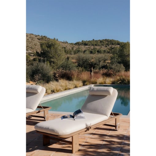 Leżak rozkładany z drewna akacjowego Uleno, jasny