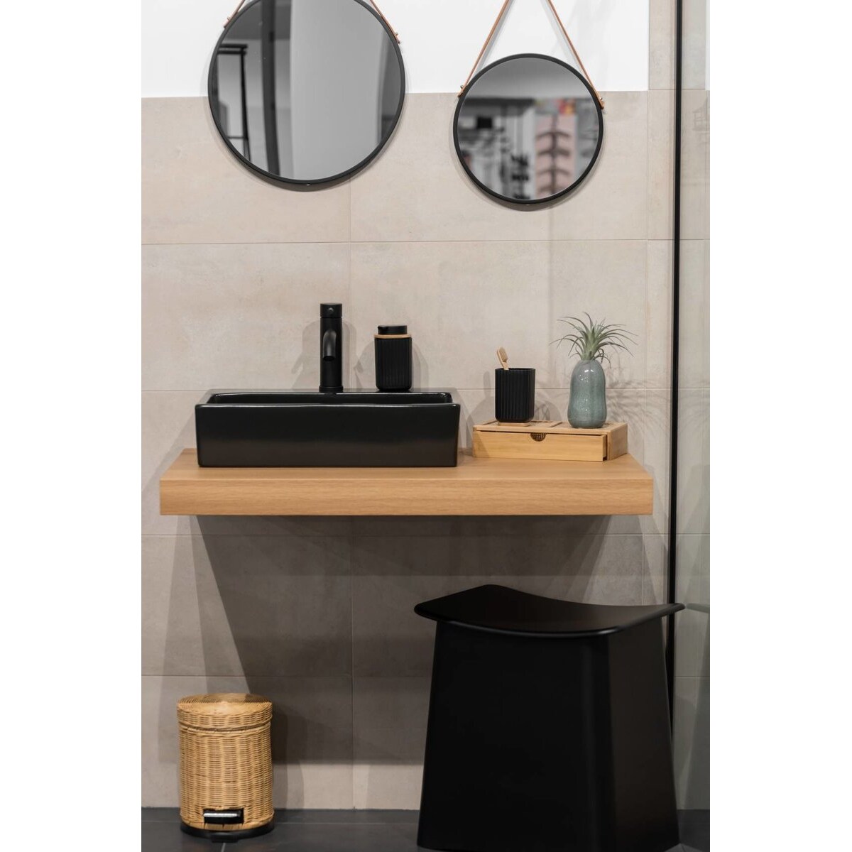 Pojemnik na szczoteczki do zębów ROTELLO, WENKO