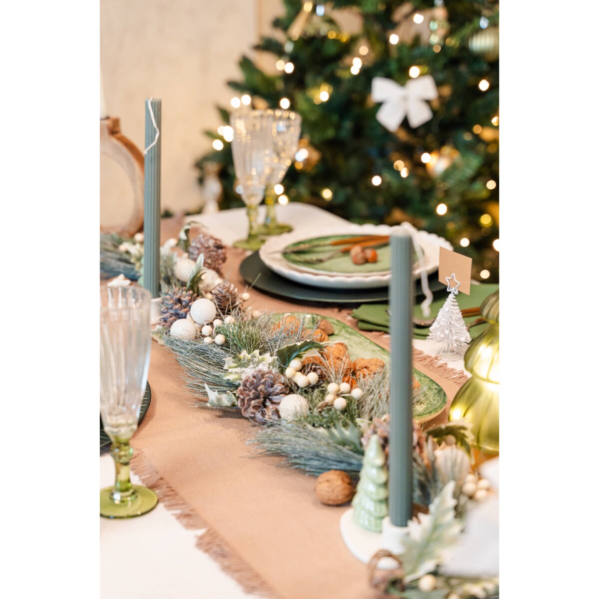 Girlanda świąteczna z drewnianych elementów