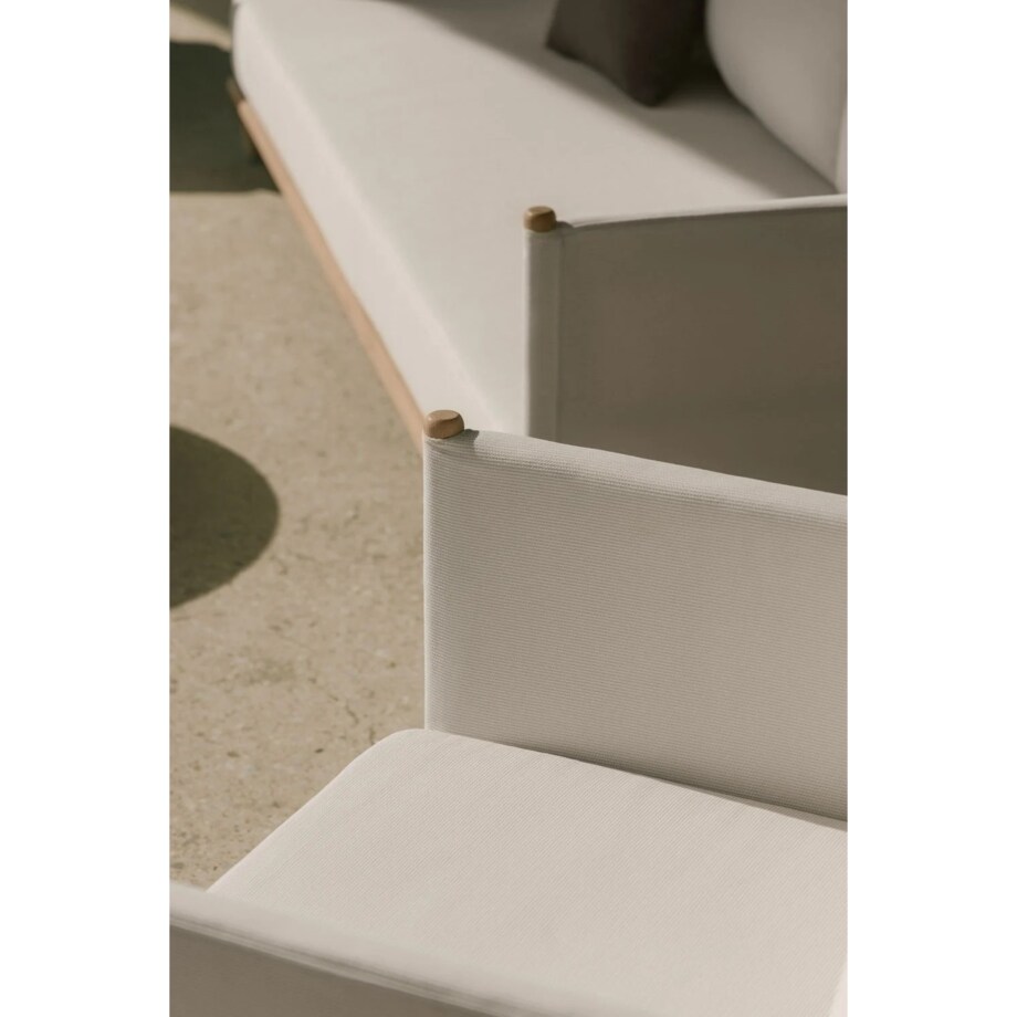 Zestaw ogrodowy: 3-osobowa sofa, 2 fotele i 2 okrągłe stoliki z drewna akacji Olivia