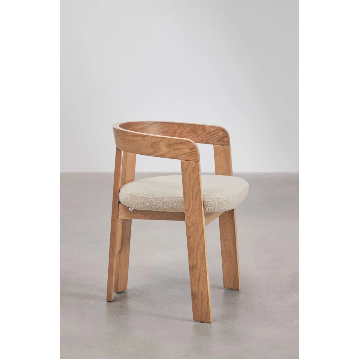 Krzesło z podłokietnikami, jasne drewno, kremowe bouclé, Yvonne