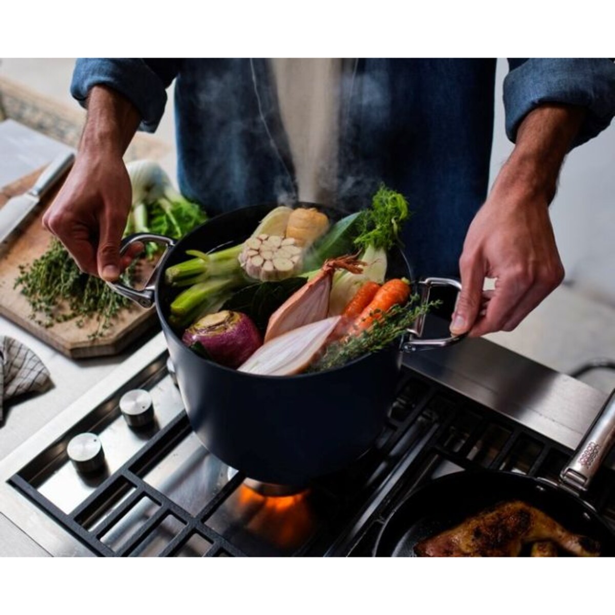 Wysoki garnek (25 cm) + pokrywka Space Joseph Joseph