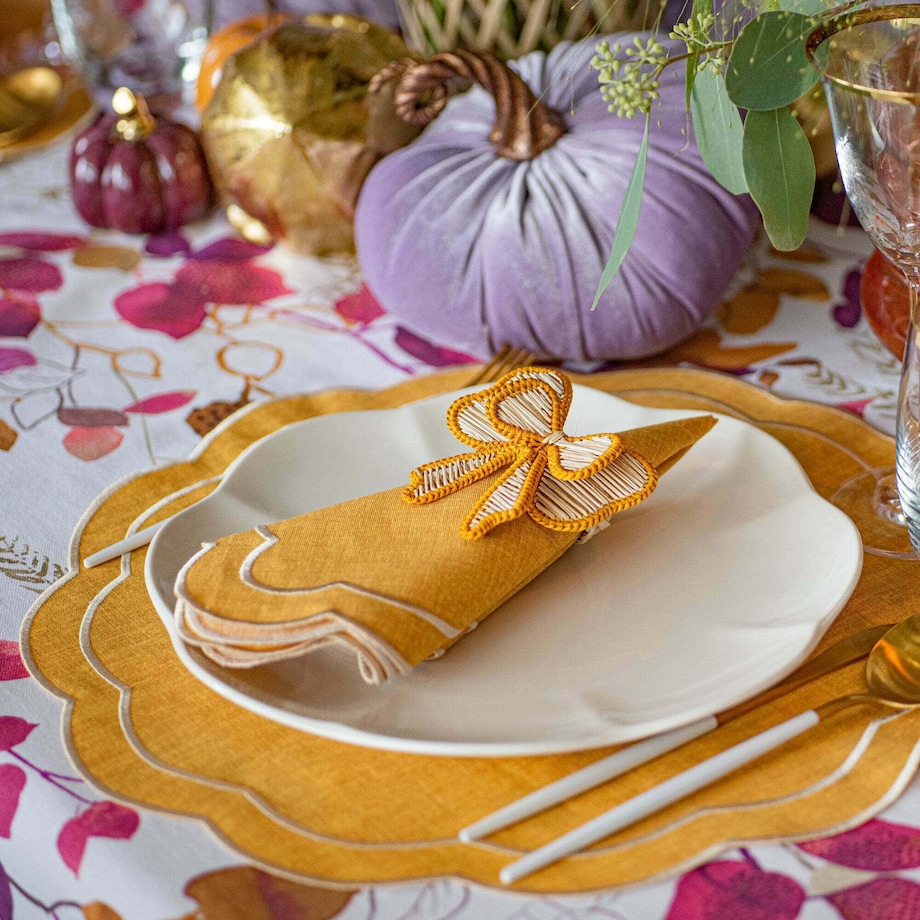 Obrus Purple Sparrow okrągły - Średnica ok. ⌀ 210 cm