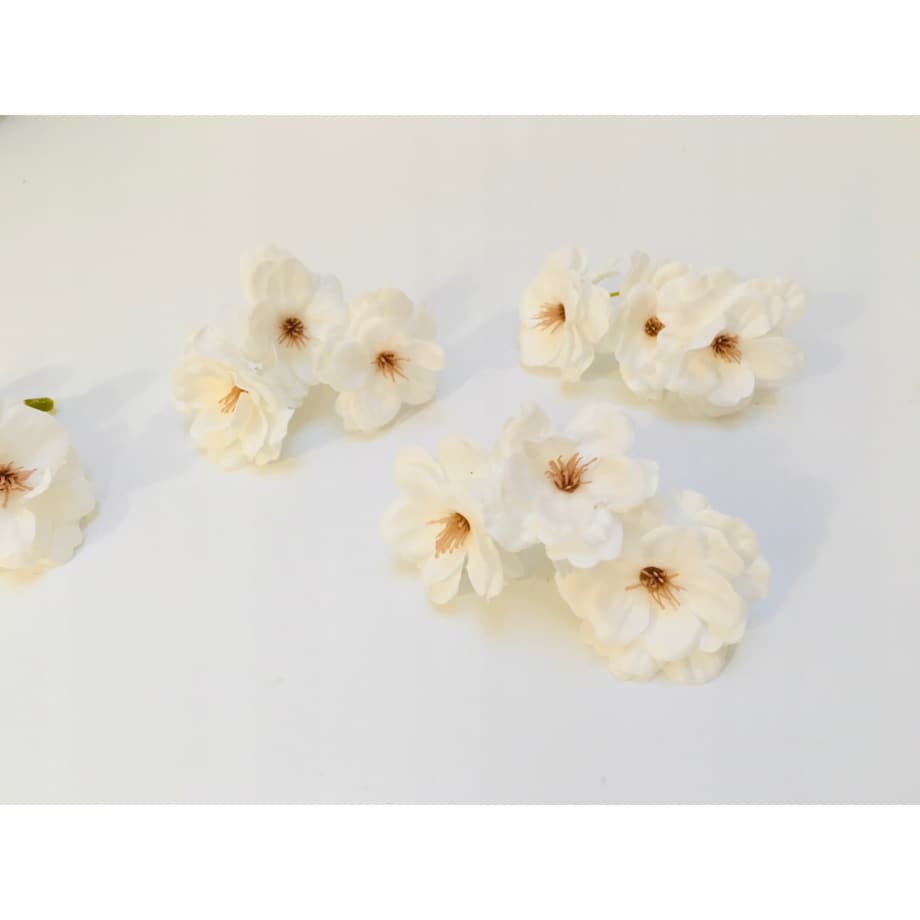 KWIATY WIŚNI MYDLANE DROBNE BIAŁE gałązki do bukietu box kompozycji stroik