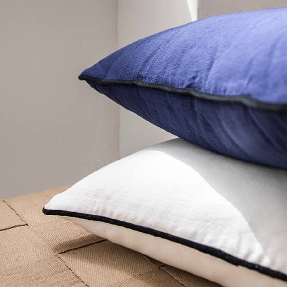 Poduszka dekoracyjna ATMOSPHERE, 50 x 50 cm