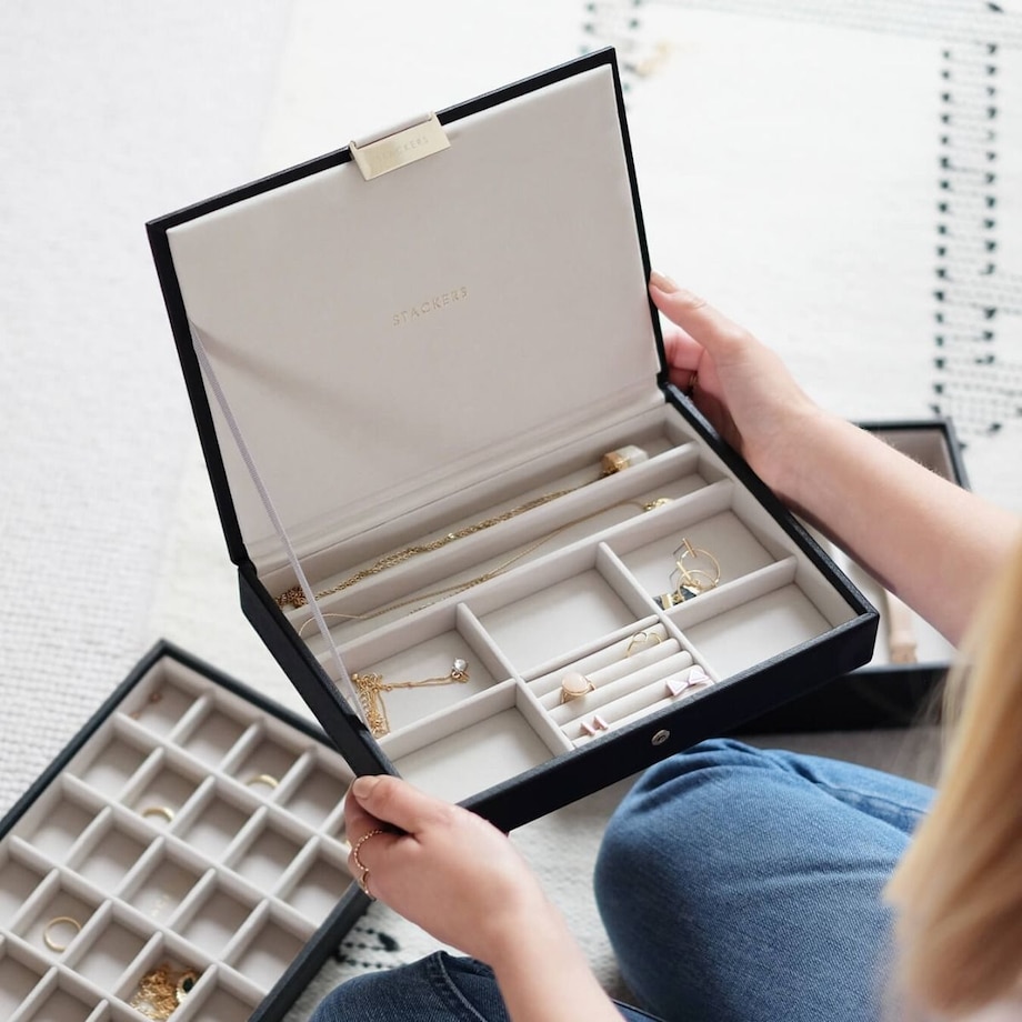 Szkatułka na biżuterię Stackers potrójna classic czarna velvet