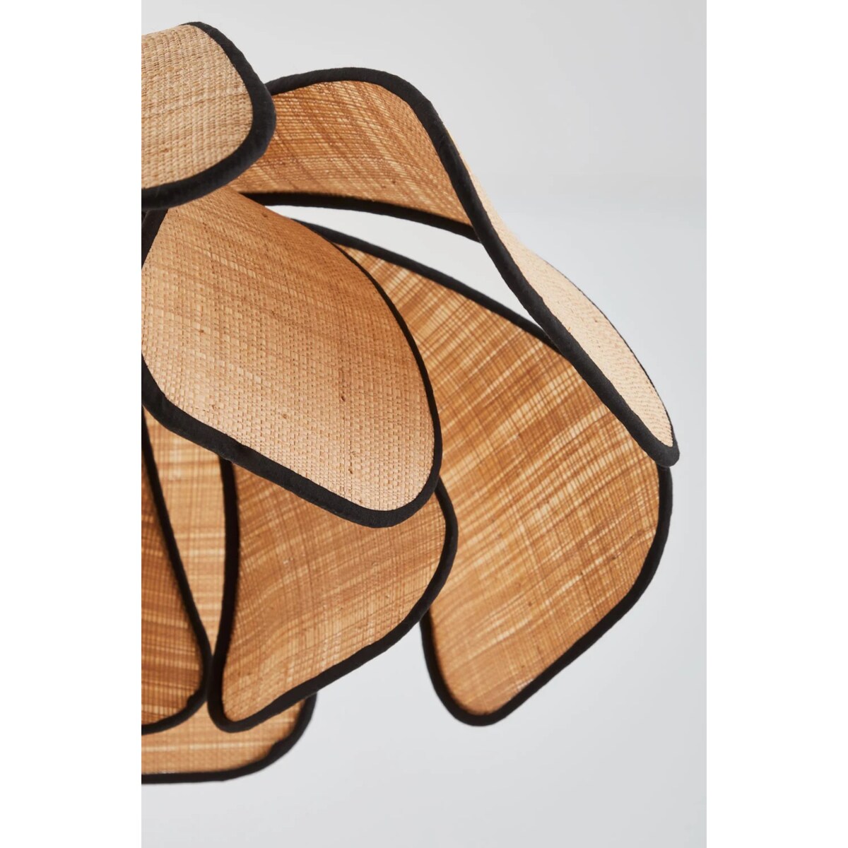 Lampa wisząca z rafi i bawełny, beżowo-czarna, Vidson Ø50 cm