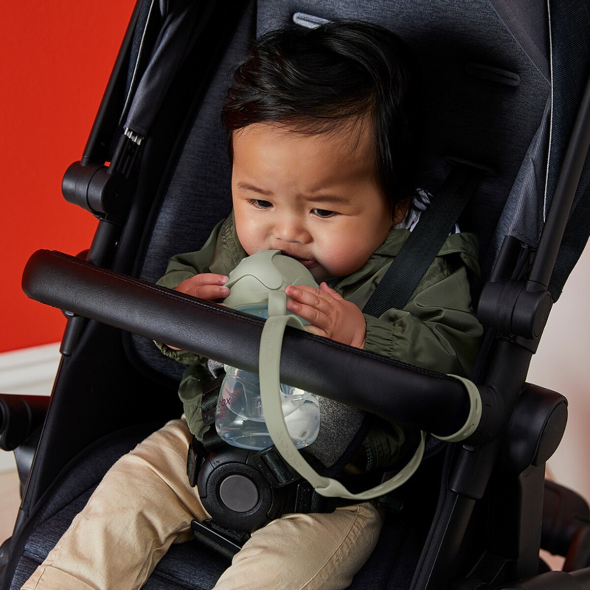 Smycz do bidonu ze słomką 240 ml dla dziecka szałwiowa b.box