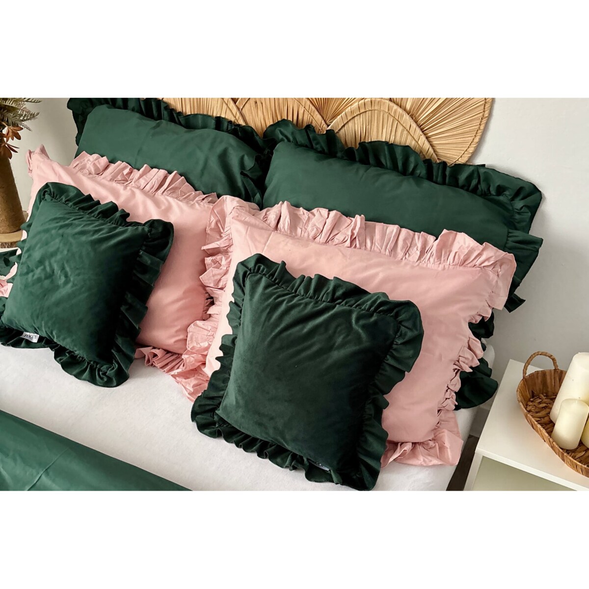 Pościel Bawełniana Z Falbanką Zestaw Komplet Do Sypialni Kołdra + 6 Poduszek 200X200 Cm Butelkowa Zieleń Brudny Róż