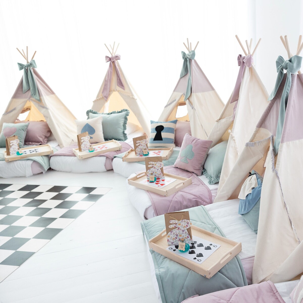 Zielona poduszka z serduszkiem, Pink Heart