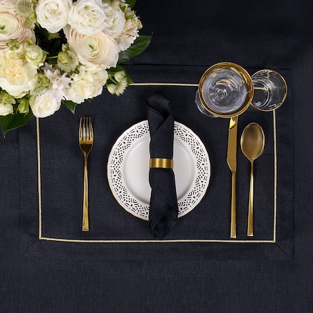 Lniany obrus Royal Black Goldenline – 140 × 300 cm