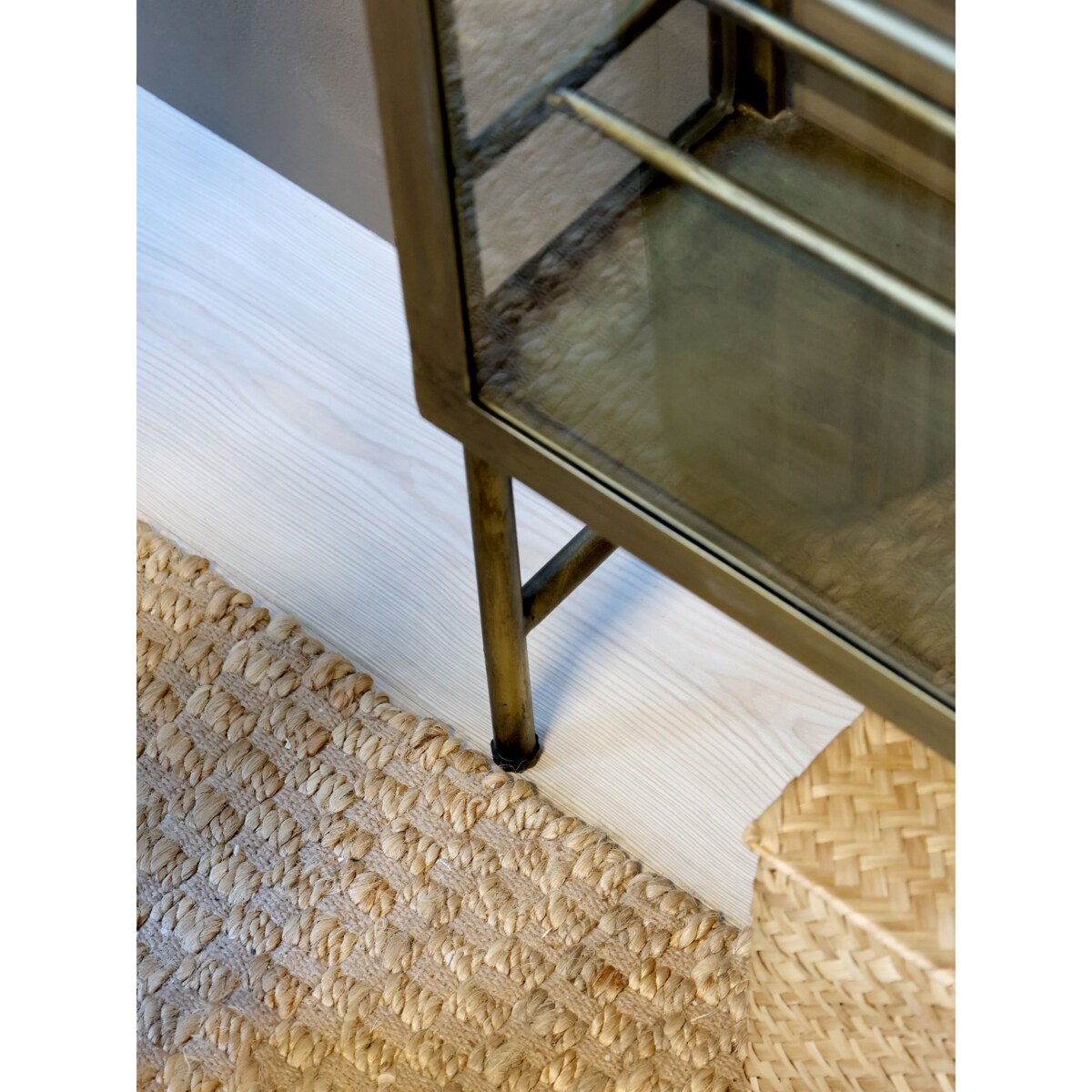 Witryna metalowa na butelki wina, mosiężna, postarzana 194x77x22 cm