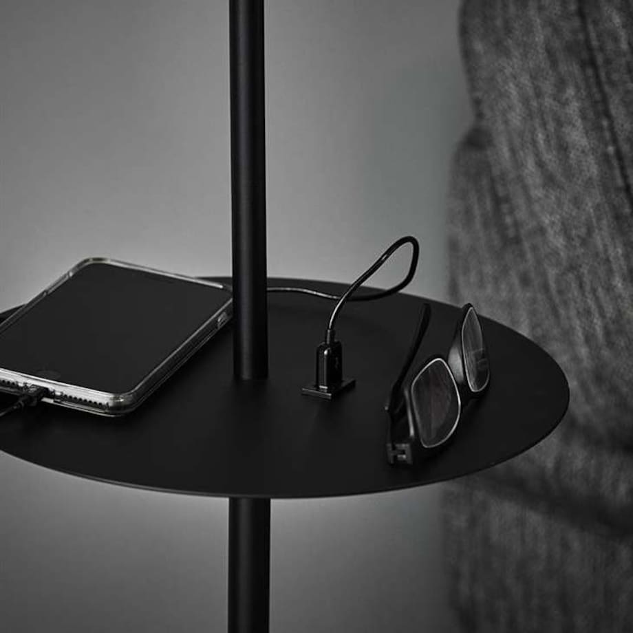 Stojąca LAMPA podłogowa LINEAR 107307 Markslojd metalowa OPRAWA z półką do salonu czarna