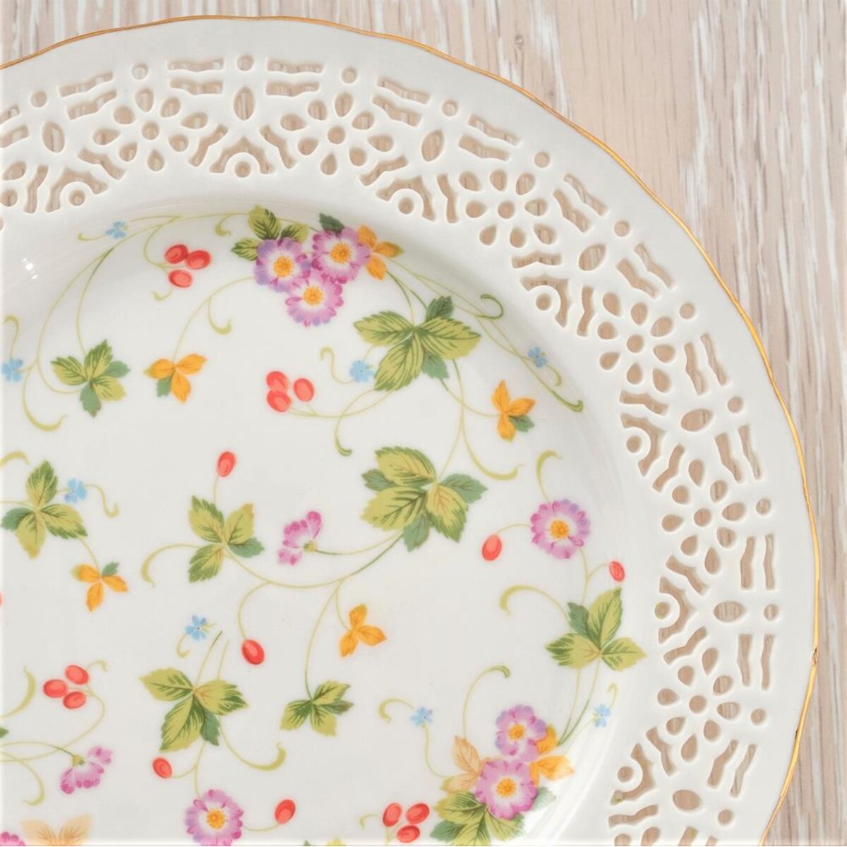 VILLA ITALIA Talerzyk deserowy ażurowy dekorowany 19 cm WALENCJA Ivory