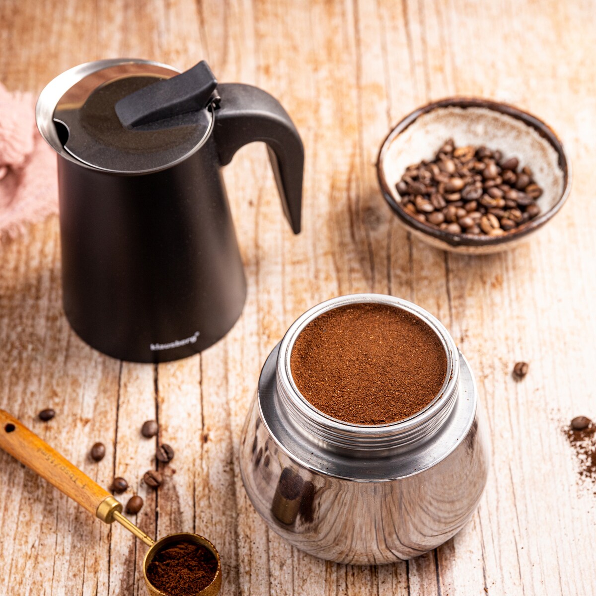 Kawiarka espresso kafeterka ciśnieniowa KLAUSBERG 450ml 9 filiżanki