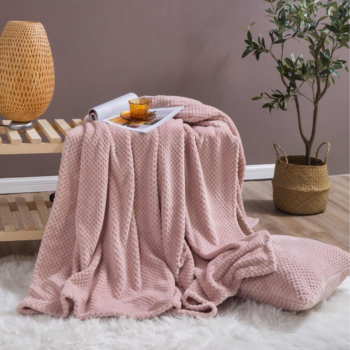Pudrowy Koc Narzuta z mikrofibry 150 x 200 Duży Pled Kapa na Sofę Fotel Łóżko