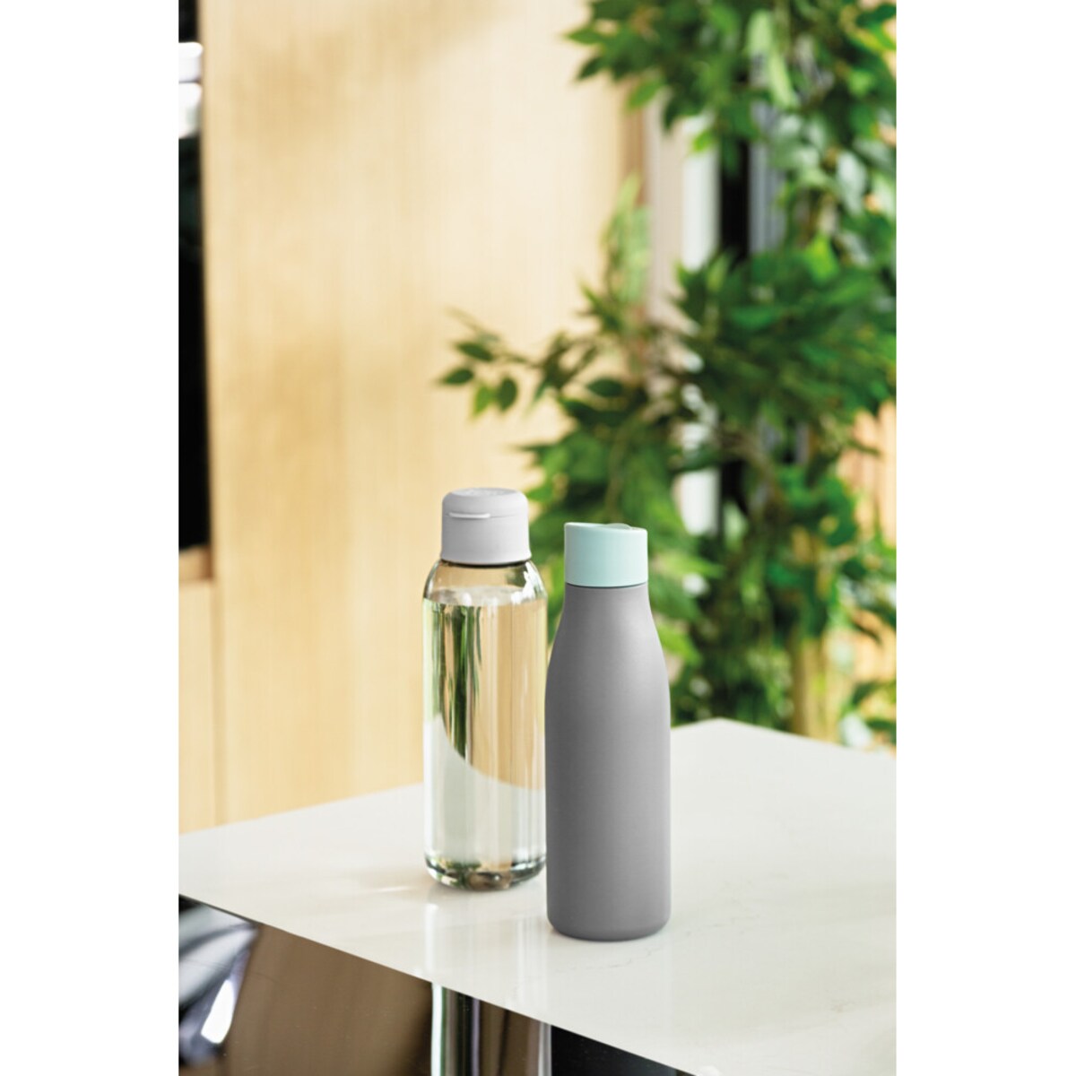 Butelka termiczna z dwoma nakrętkami 0,5 L, miętowa BergHOFF