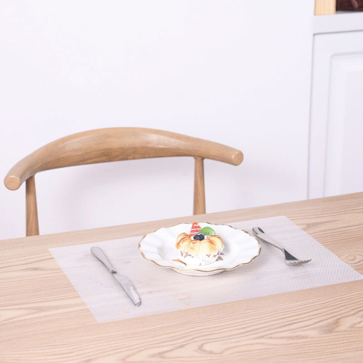 Mata antypoślizgowa do szuflady szafki 300x50cm przeźroczysta KINGHOFF