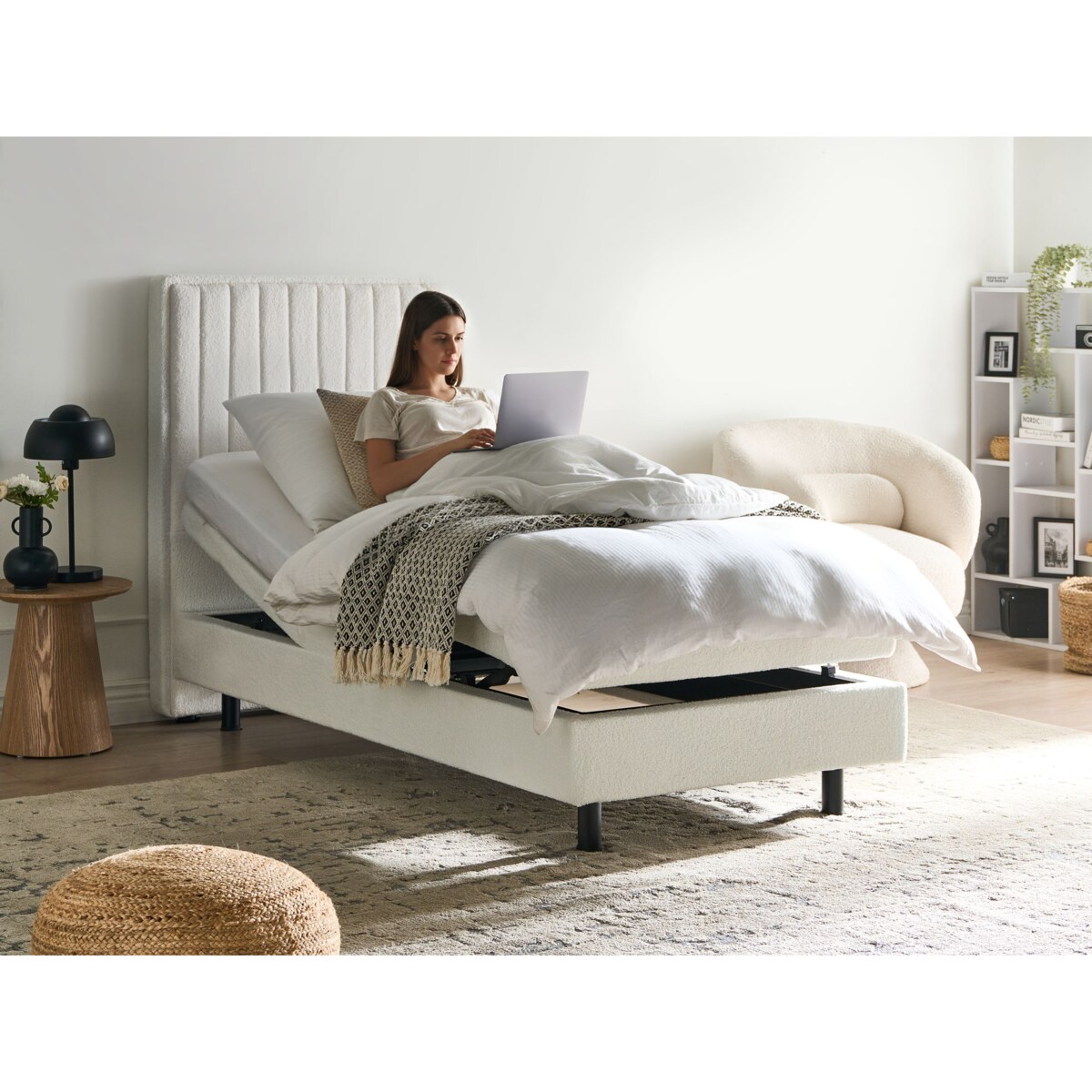 Łóżko regulowane Boucle DUKE II 90 x 200 cm Złamana biel