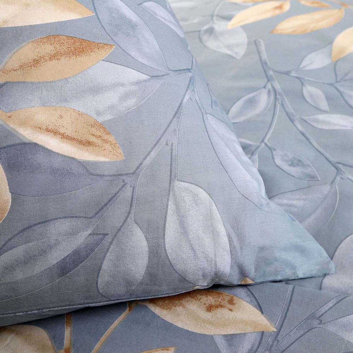 Pościel bawełniana 140x200 Sandleaf niebieska w beżowe liście, Cottonlove