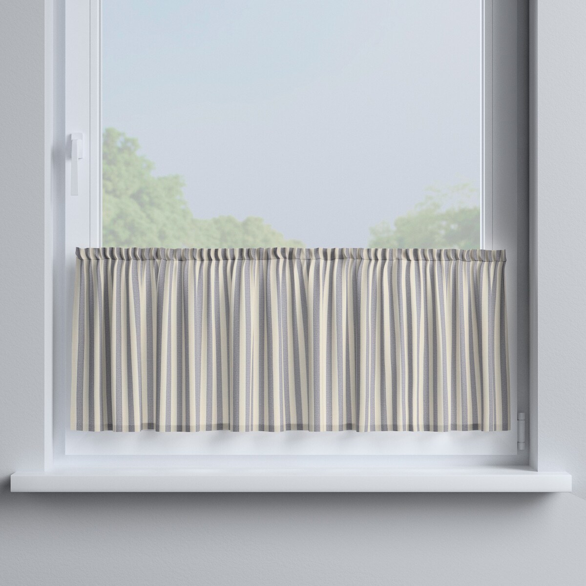 Zazdrostka prosta na metry 130x0 granatowo-białe pasy (1,5cm)