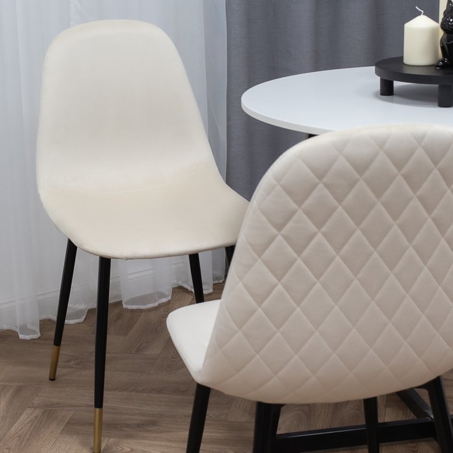 Krzesło tapicerowane welurowe pikowane beżowe do salonu jadalni