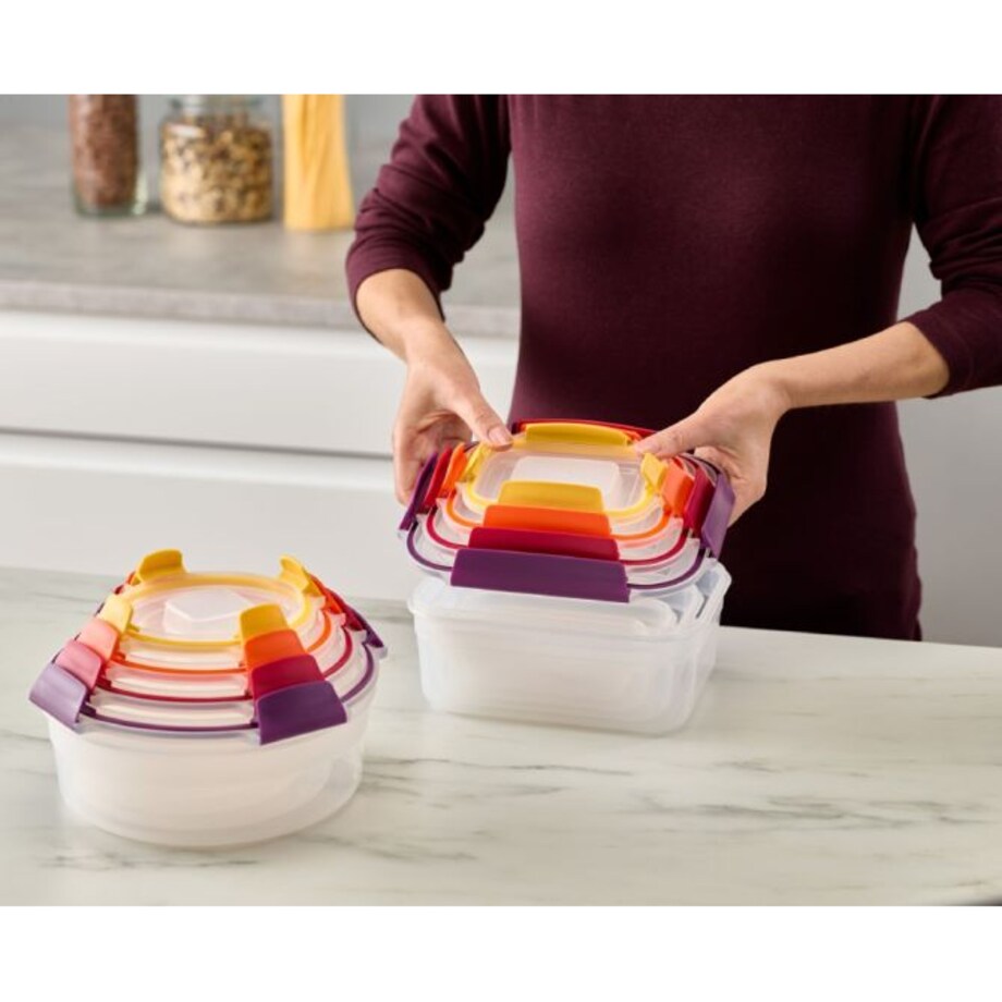 Zestaw 8 pojemników Multicolor Nest Lock Joseph Joseph
