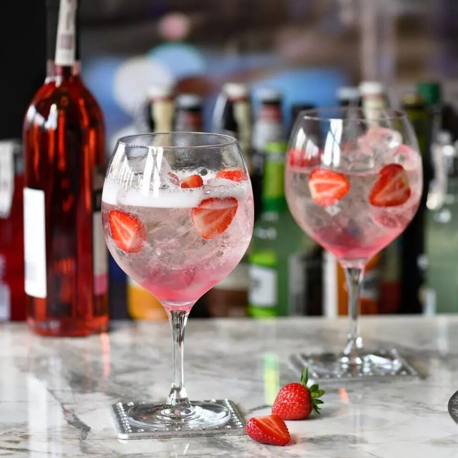 Duże Kieliszki Gin Tonic Koktajle na Nóżce Krosno Harmony 6 x 700 ml Zestaw