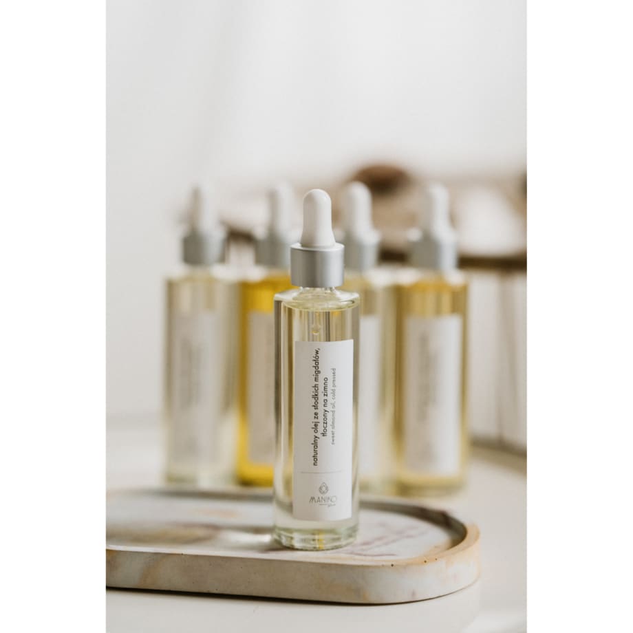 Naturalny olej ze słodkich migdałów, tłoczony na zimno