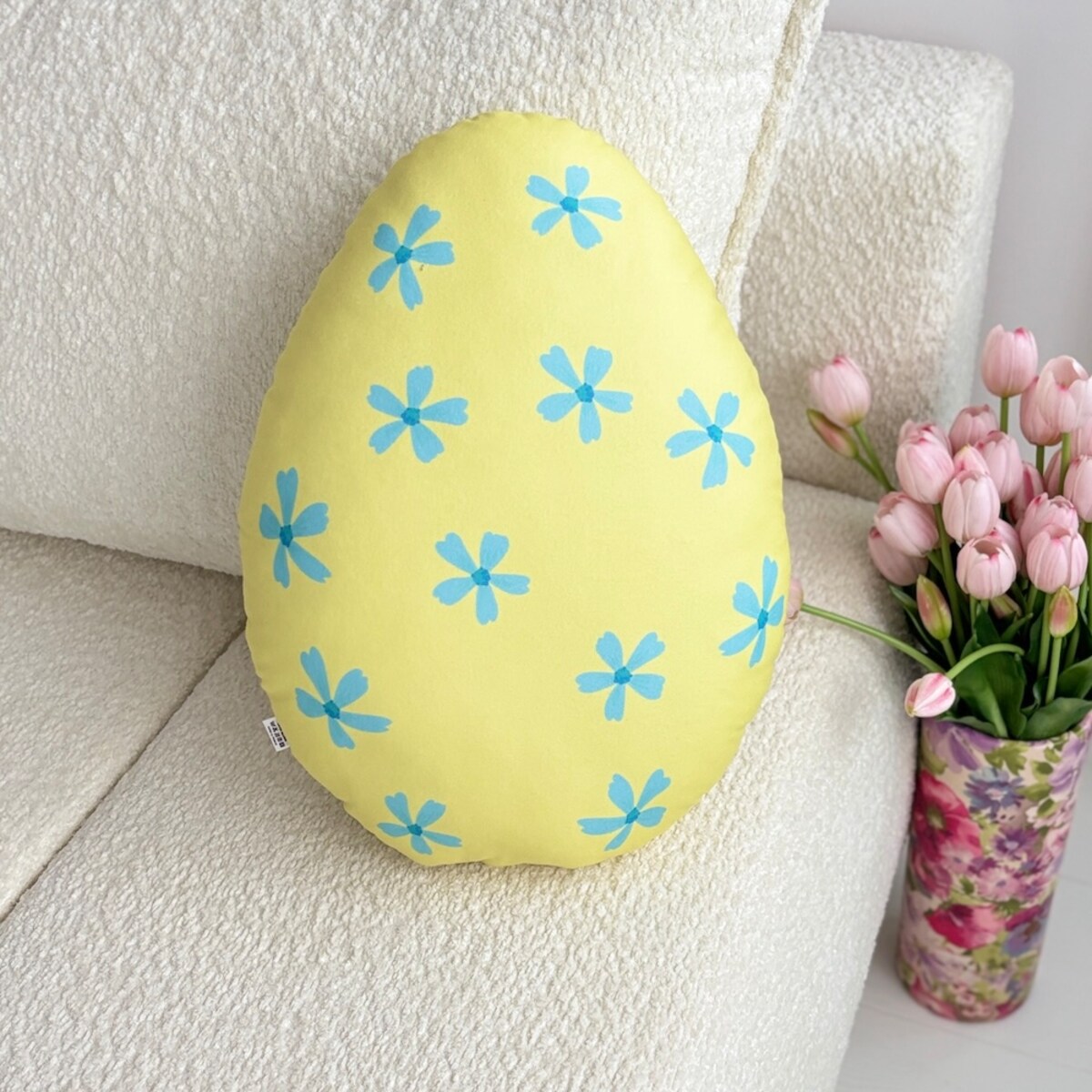 Poduszka jajko pisanka Wielkanoc żółta w błękitne kwiatki