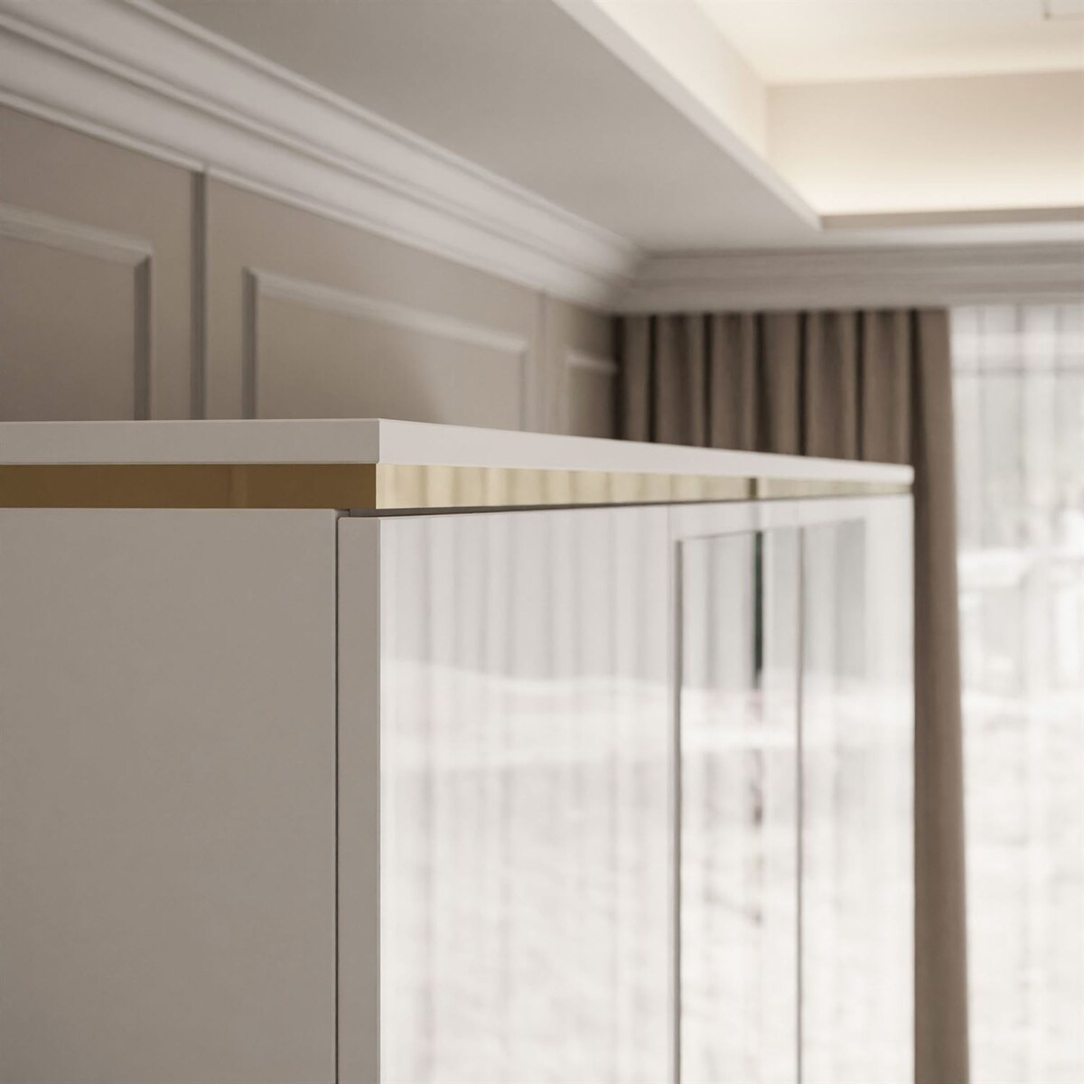 Szafa uchylna AURORA 4D2S z szufladami w białym połysku z lustrem