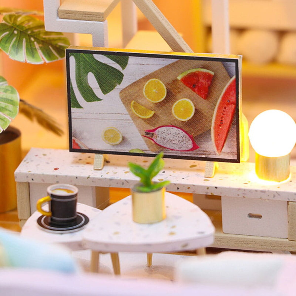 Miniaturowy domek - Śniadanie pod pergolą